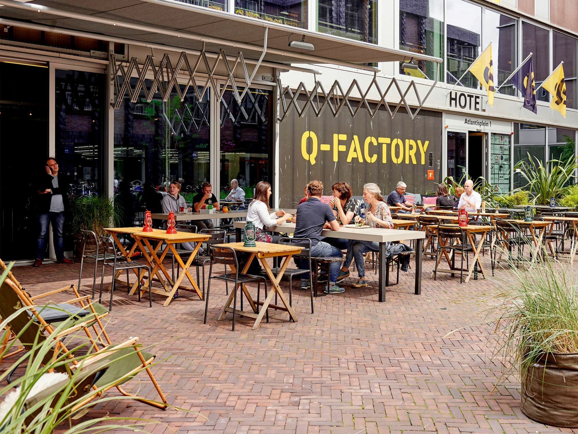 Q-Factory Hotel Ámsterdam Exterior foto